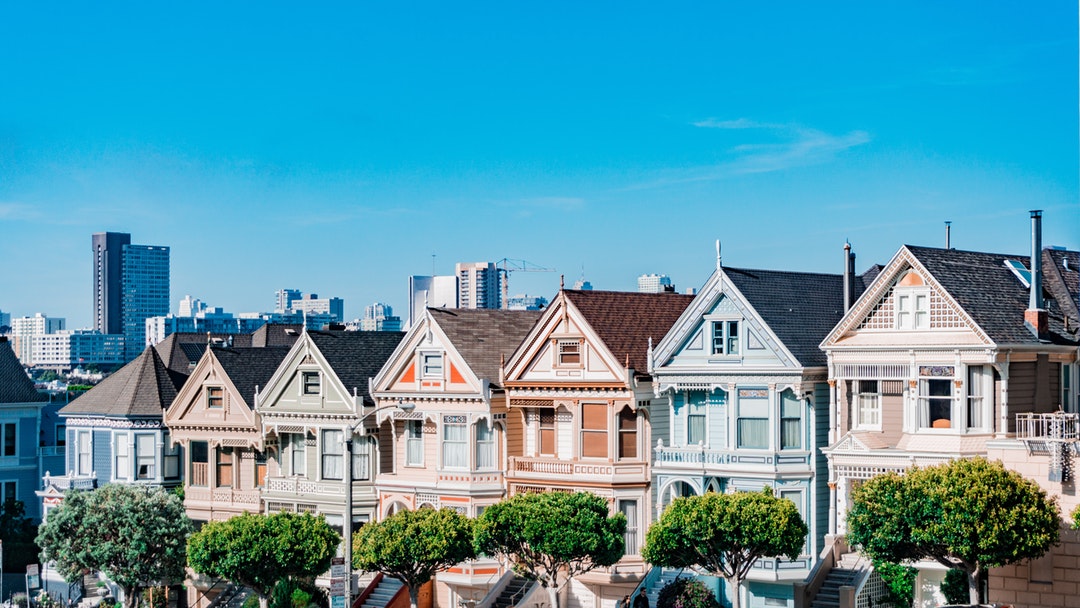 The Benefits of Living in a Townhouse Complex: Convenience, Community, and More!